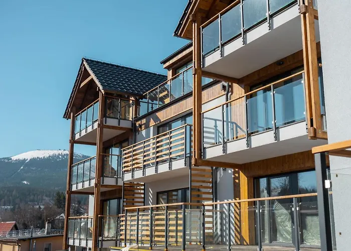 Szklarska - Kwiat Karkonoszy - Scisle Centrum - Widok Na Gory