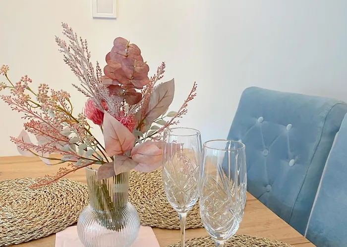 Szklarska - Kwiat Karkonoszy - Scisle Centrum - Widok Na Gory شكلارسكا بوريبا